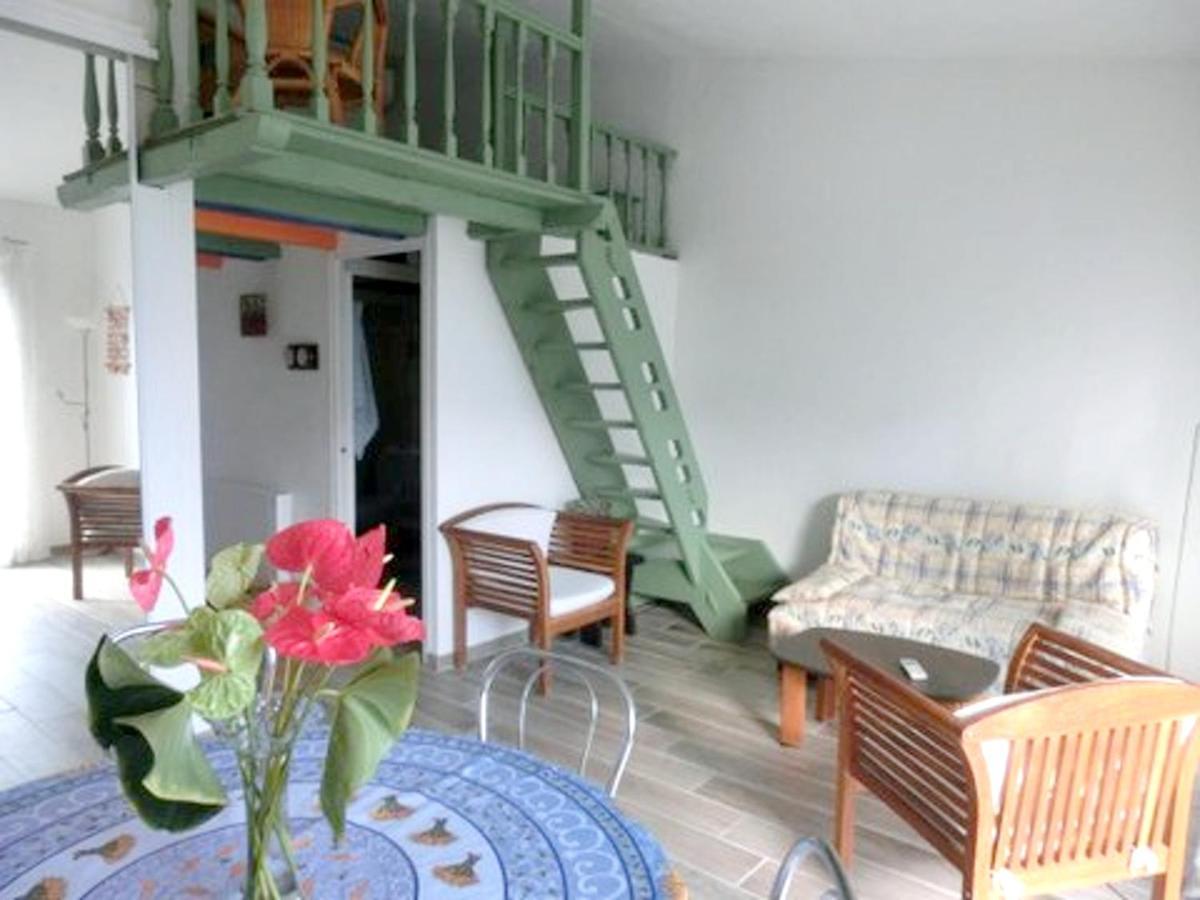 Studio A Theoule Sur Mer A 400 M De La Plage Avec Vue Sur La Mer Terrasse Amenagee Et Wifi Appartement Buitenkant foto